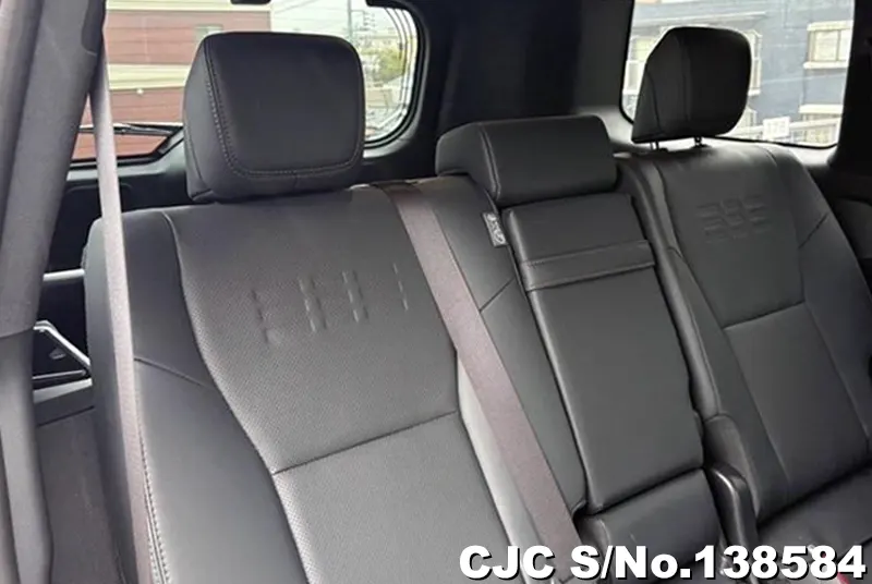 Lexus GX 550 in Brown for Sale Image 7
