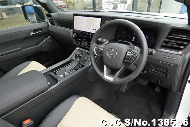 Lexus GX 550 in Pearl for Sale Image 7