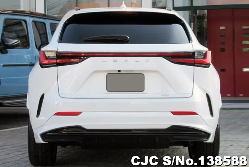 Lexus NX 350H in Pearl for Sale Image 4