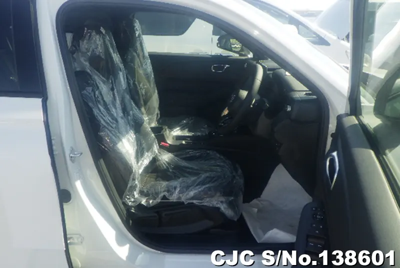 Honda Vezel in White for Sale Image 5