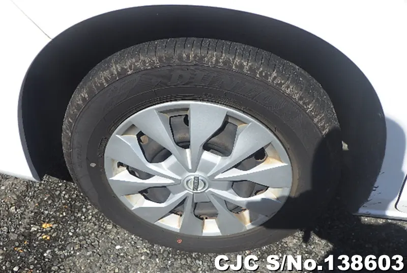 Nissan Serena in White for Sale Image 18