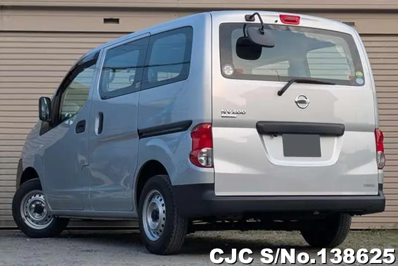 Nissan NV200 in Silver for Sale Image 1