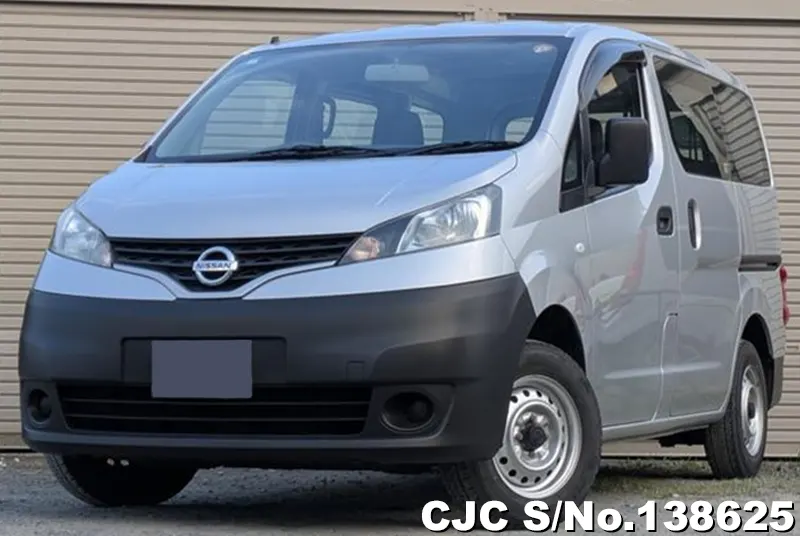 Nissan NV200 in Silver for Sale Image 3