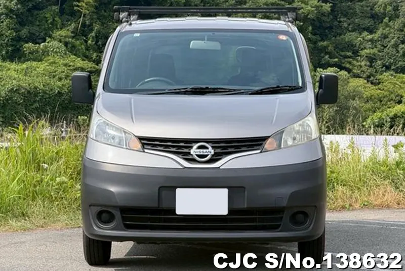 Nissan NV200 in Gray for Sale Image 4
