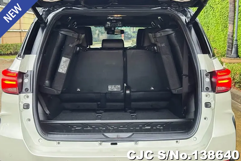 Toyota Fortuner in White for Sale Image 6