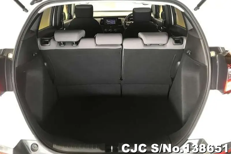 Honda Fit in White for Sale Image 15