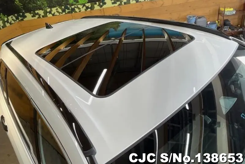 Honda CRV in Pearl for Sale Image 11