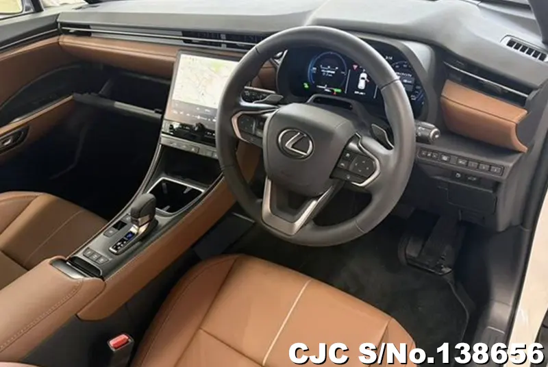 Lexus LBX in Pearl for Sale Image 4