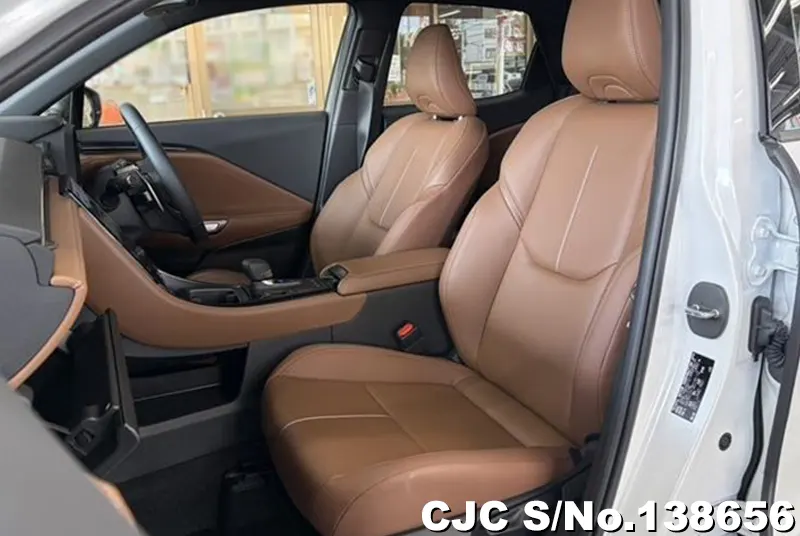 Lexus LBX in Pearl for Sale Image 7