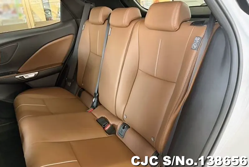 Lexus LBX in Pearl for Sale Image 9