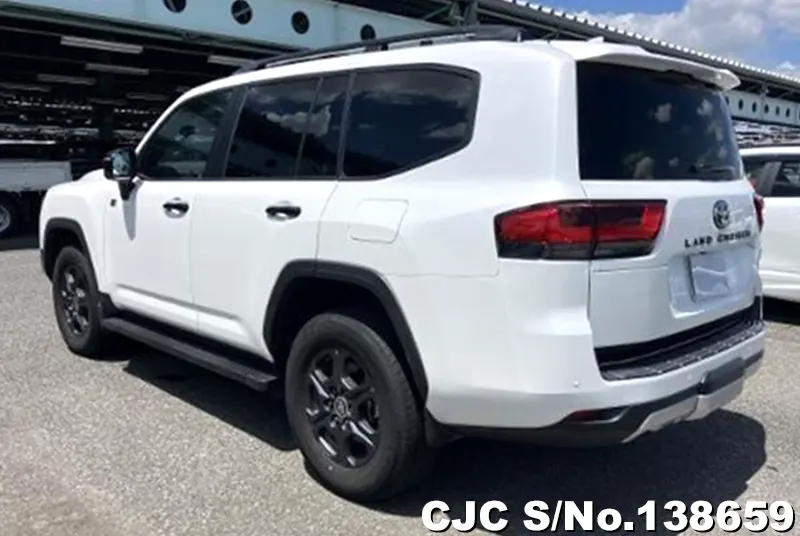 Toyota Land Cruiser in Pearl for Sale Image 1