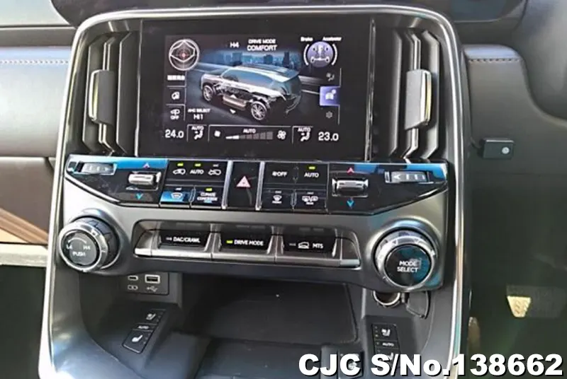 Lexus LX 600 in Pearl for Sale Image 8