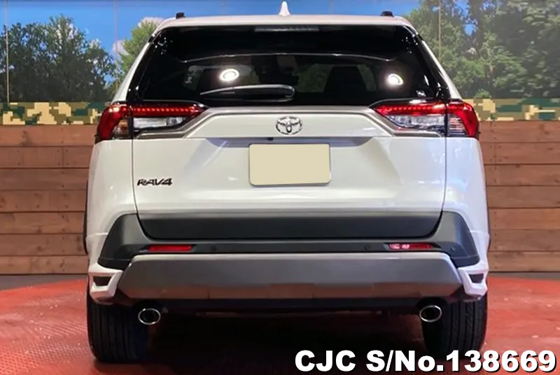 Toyota Rav4 in White for Sale Image 4