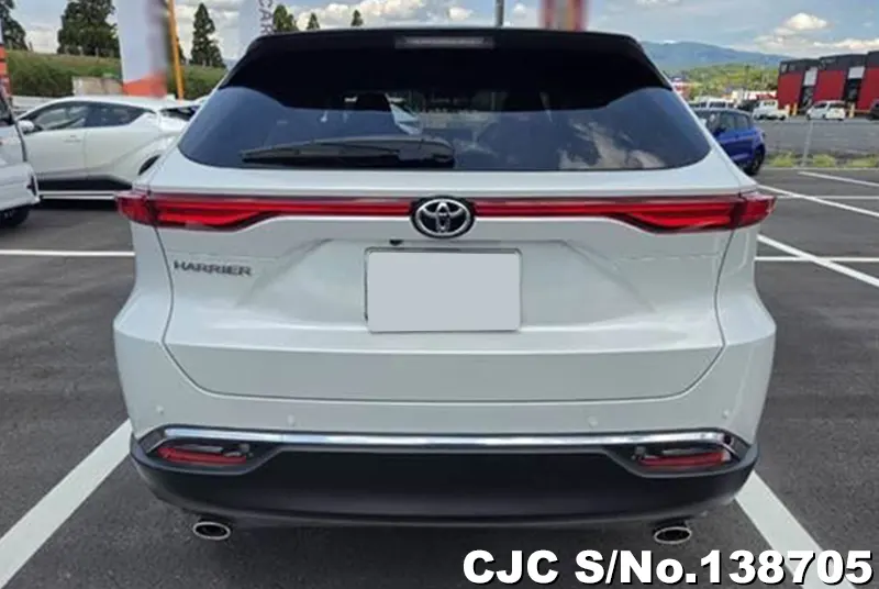 Toyota Harrier in White for Sale Image 5