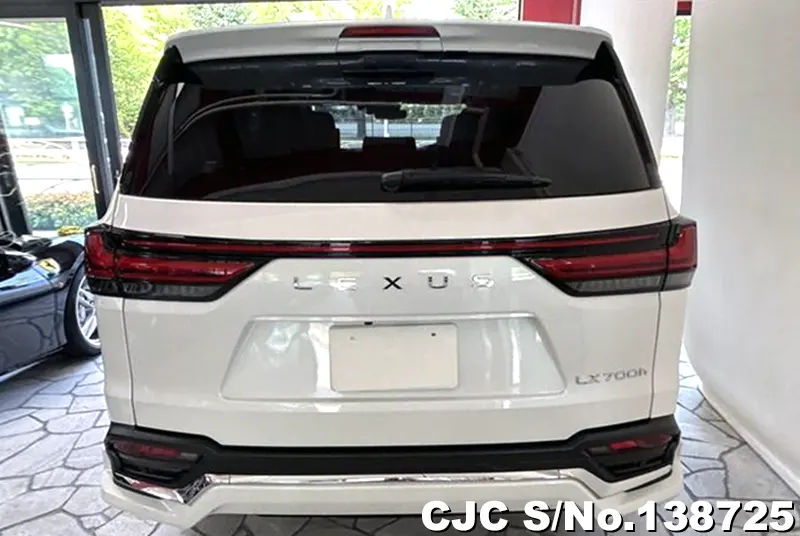 Lexus LX700H in Pearl for Sale Image 3