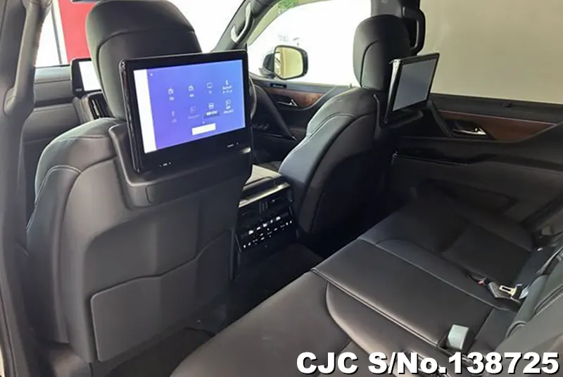 Lexus LX700H in Pearl for Sale Image 7