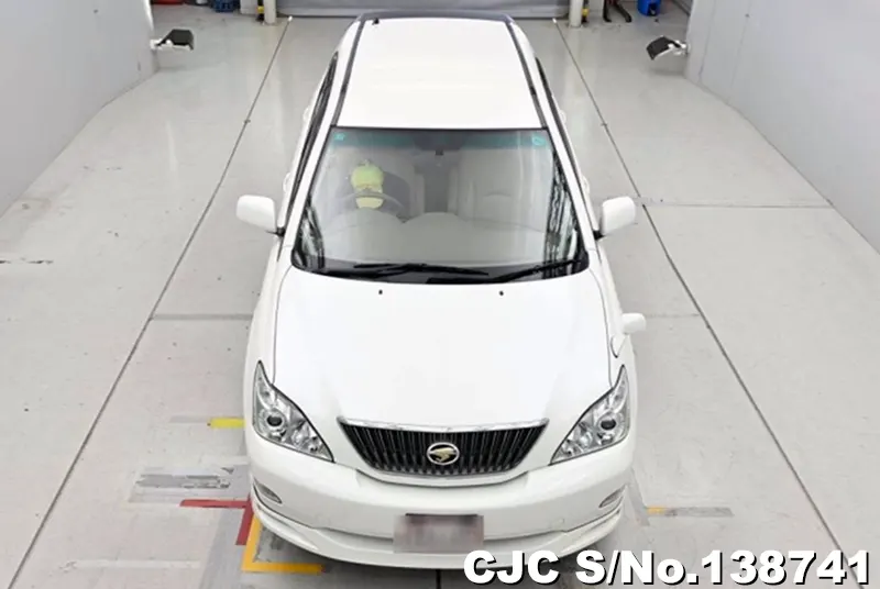 Toyota Harrier in White for Sale Image 3