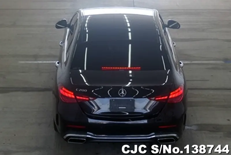 Mercedes Benz C Class in Black for Sale Image 2