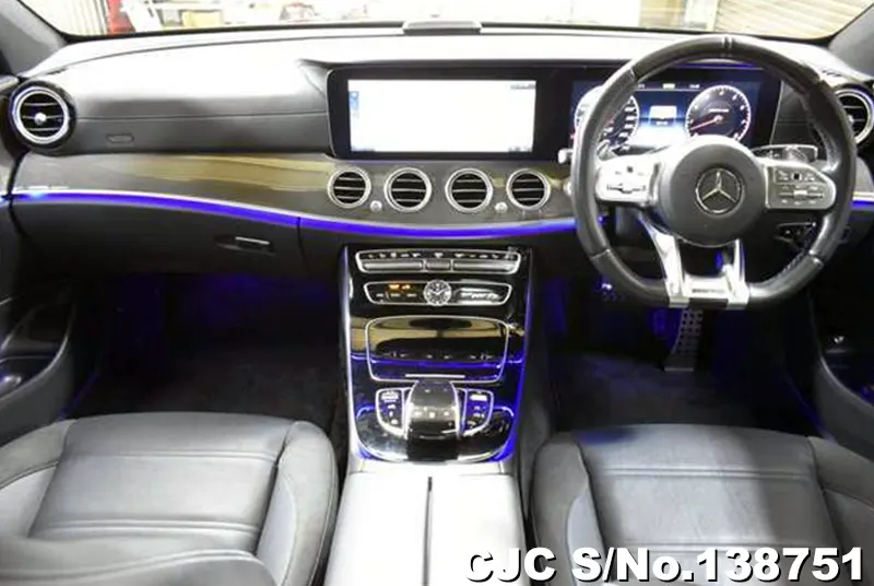 Mercedes Benz E Class in Black for Sale Image 7