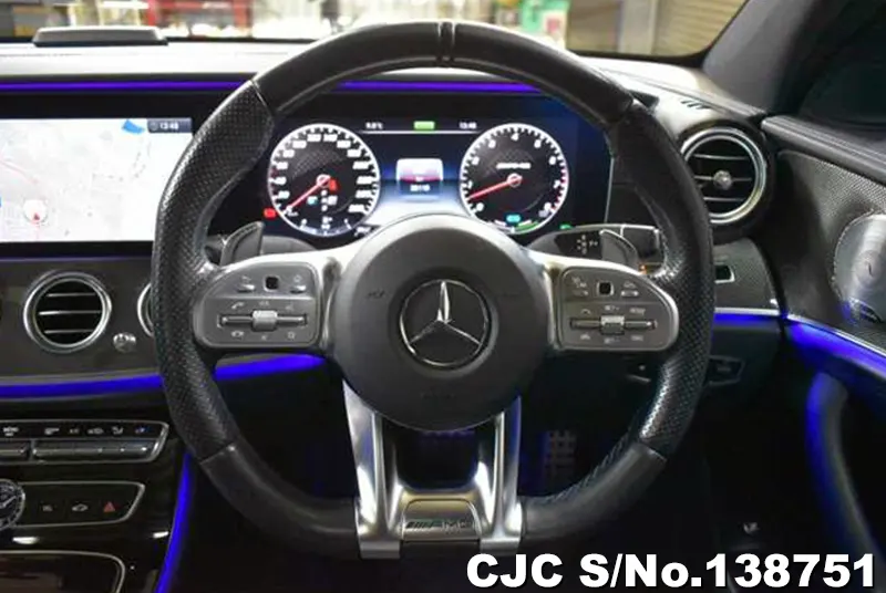 Mercedes Benz E Class in Black for Sale Image 12