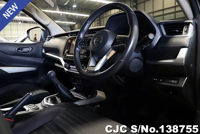 Nissan Navara in Black for Sale Image 5