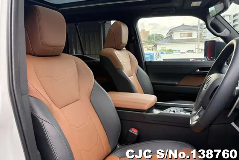 Lexus GX 550 in Pearl for Sale Image 6