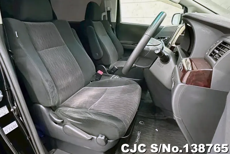Toyota Alphard in Black for Sale Image 9