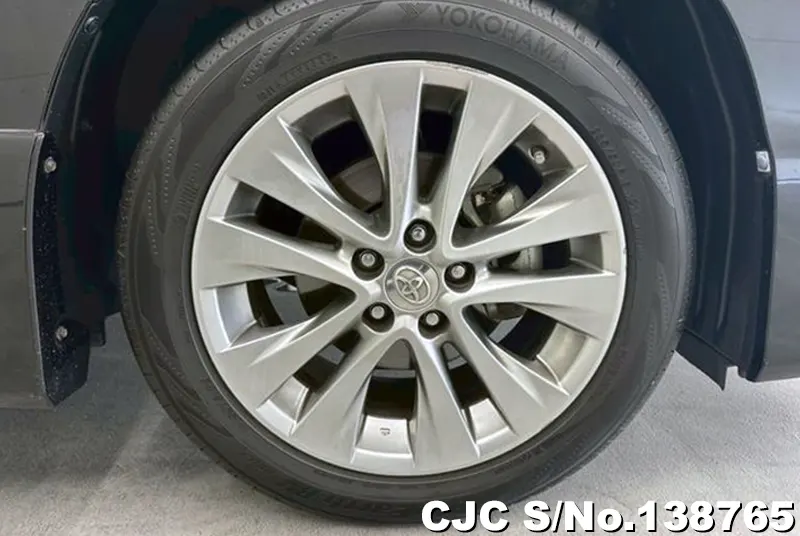 Toyota Alphard in Black for Sale Image 20