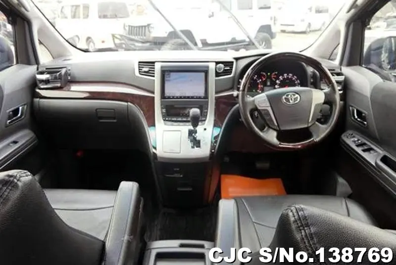 Toyota Alphard in Black for Sale Image 2