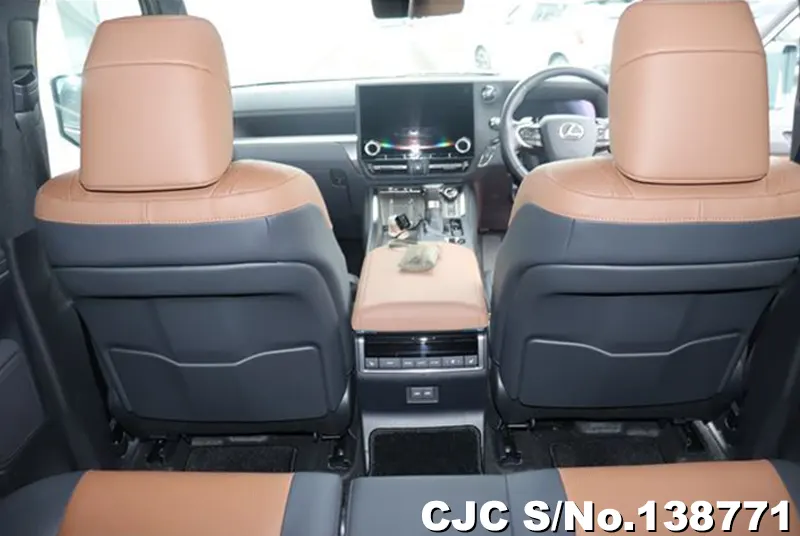 Lexus GX 550 in Gray for Sale Image 8