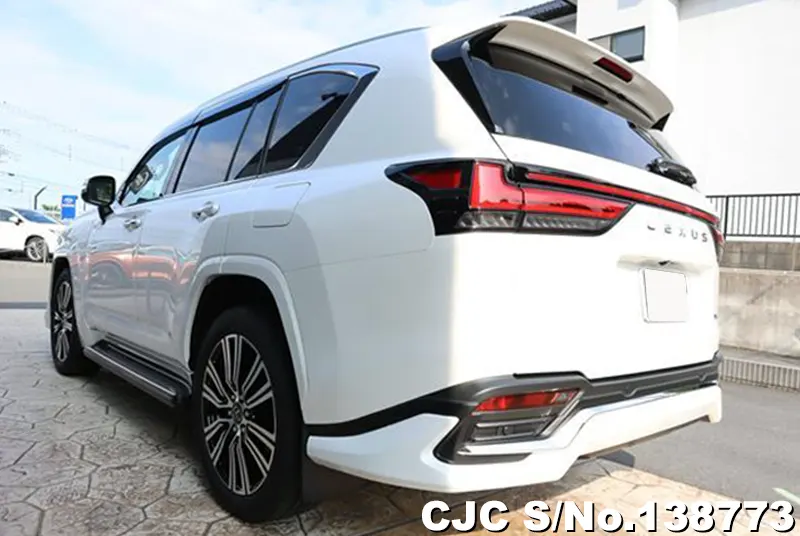 Lexus LX 600 in Pearl for Sale Image 1