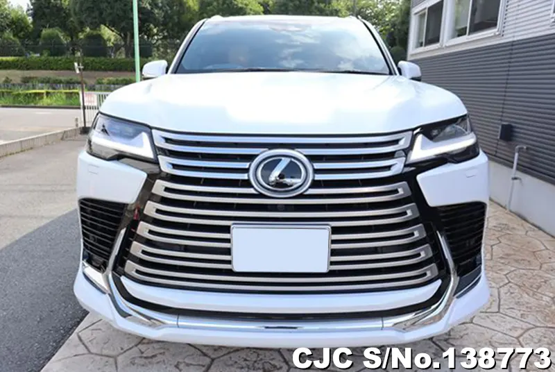 Lexus LX 600 in Pearl for Sale Image 3