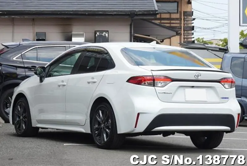 Toyota Corolla in White for Sale Image 1