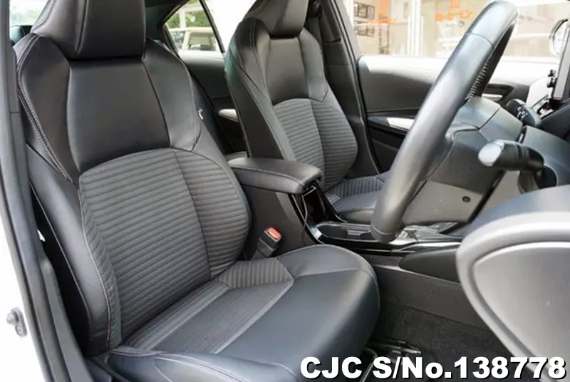 Toyota Corolla in White for Sale Image 9