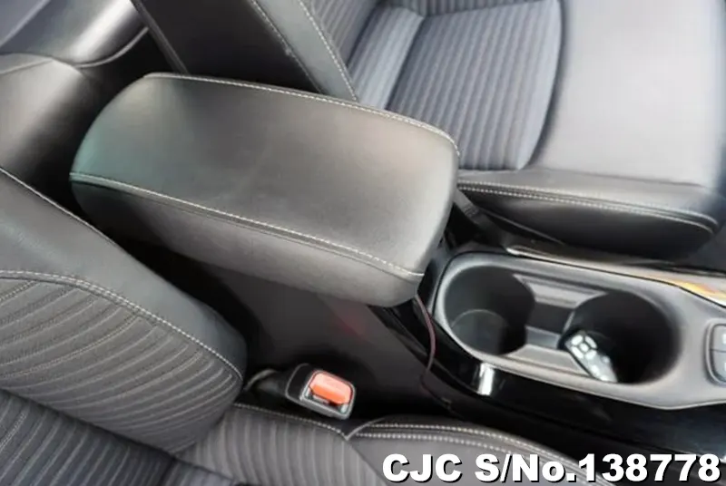 Toyota Corolla in White for Sale Image 10