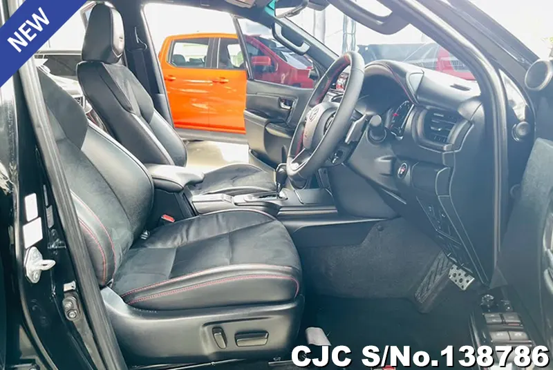 Toyota Fortuner in Black for Sale Image 8
