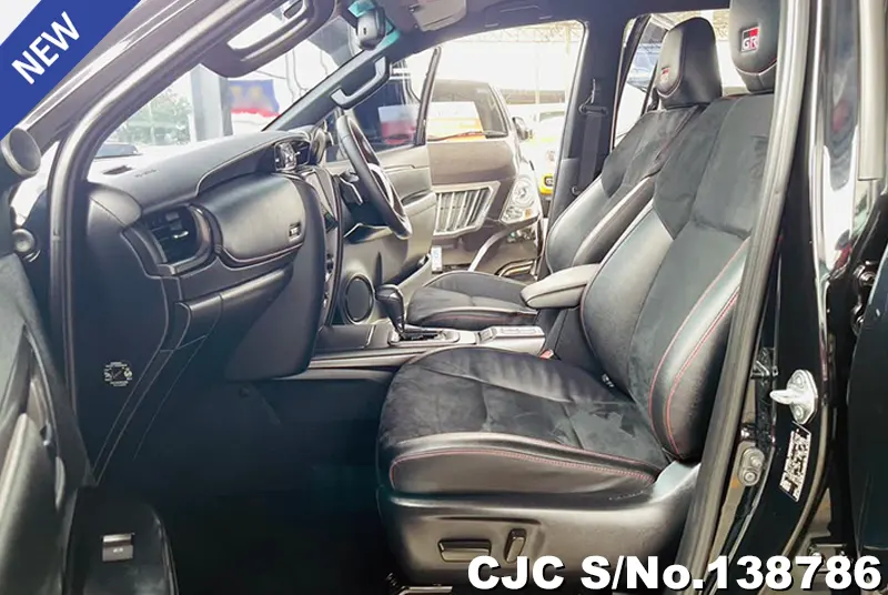 Toyota Fortuner in Black for Sale Image 9