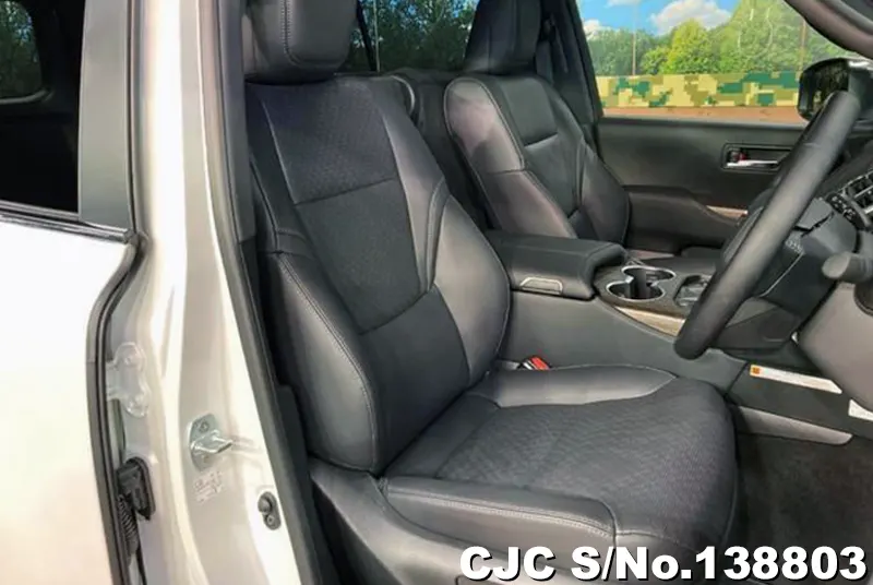 Toyota Land Cruiser in Pearl for Sale Image 2