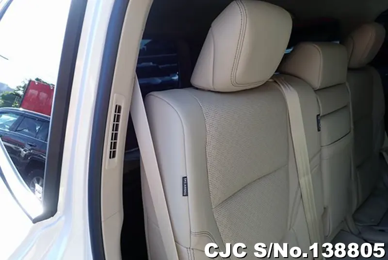 Toyota Land Cruiser in Pearl for Sale Image 12
