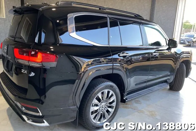 Toyota Land Cruiser in Black for Sale Image 2