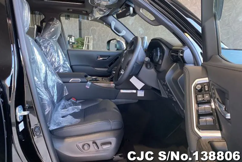 Toyota Land Cruiser in Black for Sale Image 6