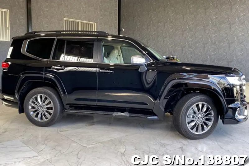 Toyota Land Cruiser in Black for Sale Image 6