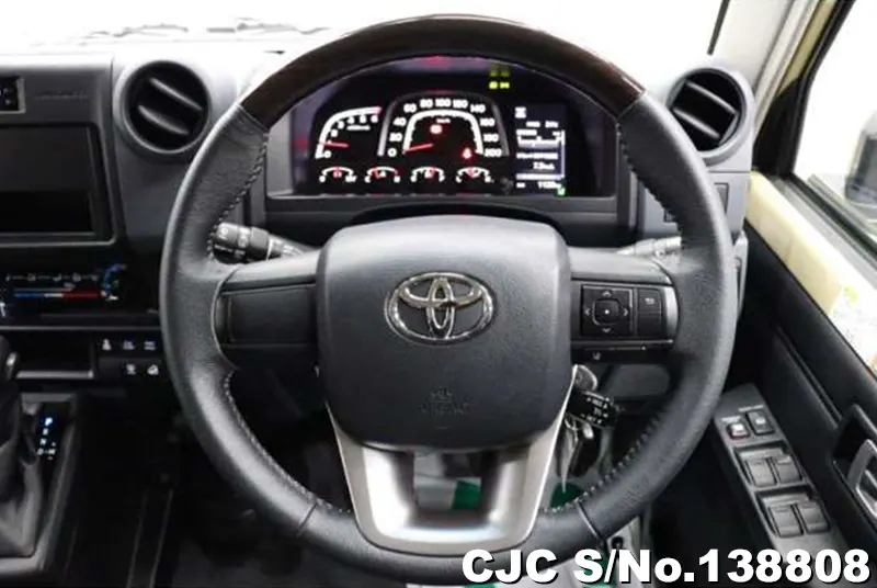 Toyota Land Cruiser in Brown for Sale Image 9