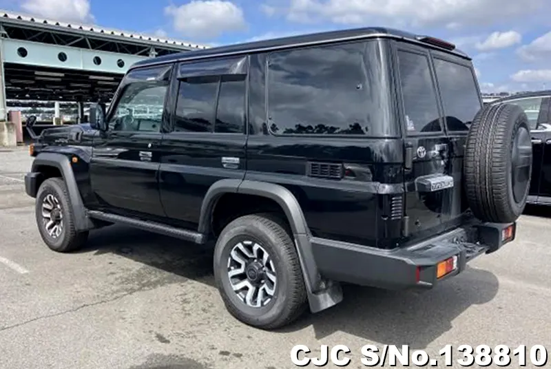 Toyota Land Cruiser in Black for Sale Image 1