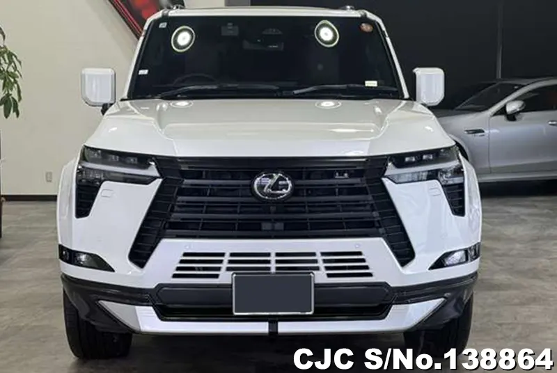 Lexus GX 550 in Pearl for Sale Image 3
