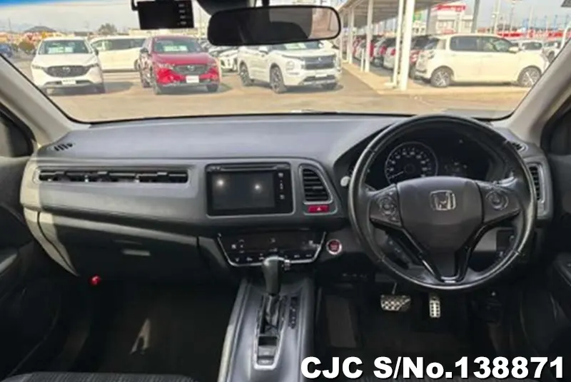 Honda Vezel in Black for Sale Image 7