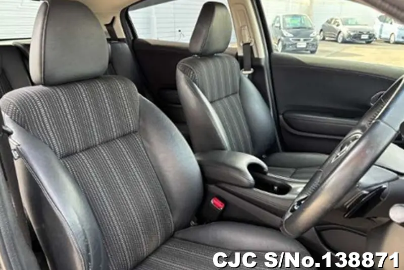 Honda Vezel in Black for Sale Image 8