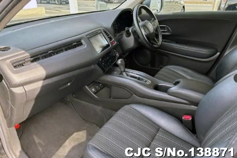 Honda Vezel in Black for Sale Image 9