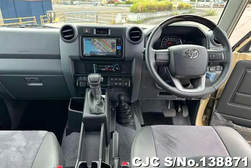 Toyota Land Cruiser in Brown for Sale Image 4