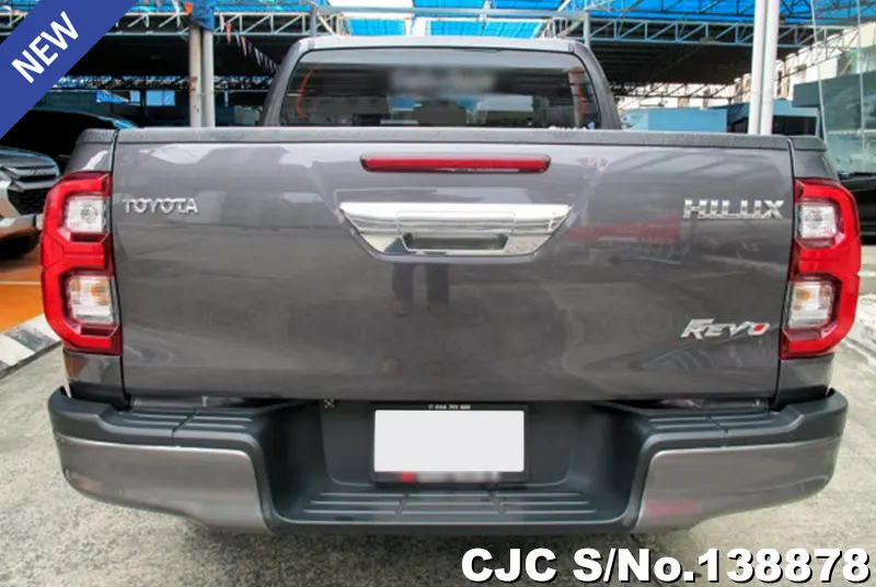 Toyota Hilux in Gray for Sale Image 5